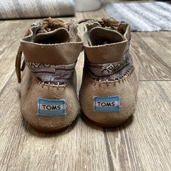 Toms Leather Espadrille Boots - Picture 4 of 10